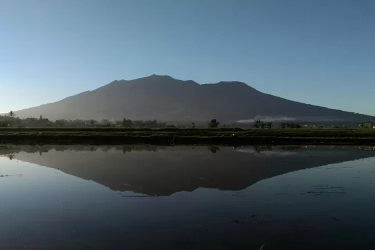 Gunung Marapi Sumatera Barat Meletus, Usut Sejarahnya Di Sini - Harian ...