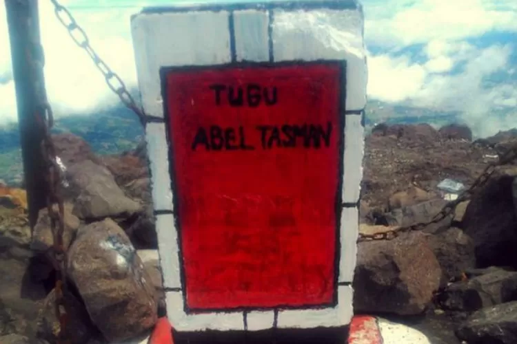 Tugu Abel Tasman di Gunung Marapi (Twitter PrutangMijone)