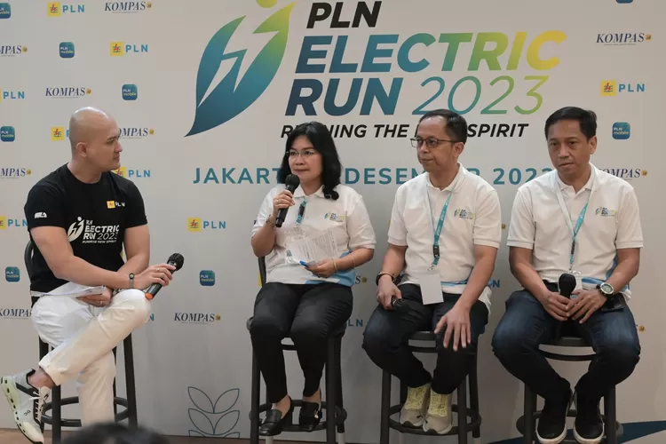 Wakil Redaktur Pelaksana Harian Kompas Antonius Tomy Trinugroho saat gelaran PLN Electric Run 2023 di Scientia Square Park, Gading, Serpong, Tangerang pada Minggu 10 Desember 2023. (Humas PLN )