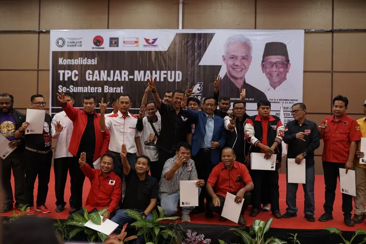 Ketua TPD Ganjar-Mahfud Sumbar FDB Bakar Semangat TPK se-Sumatera Barat (IST)