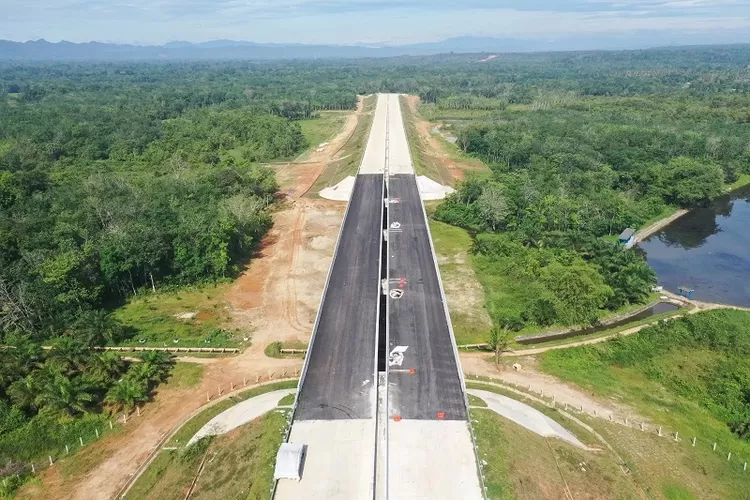 proyek jalan tol Bangkinang Pangkalan dari provinsi Riau menuju ke provinsi Sumatera Barat semakin mendekati tahap akhir pengerjaan hanya hitungan bulan dengan target penyelesaian pada tahun 2024 mendatang.