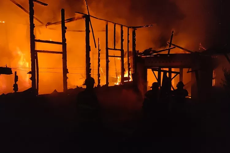 Kebakaran Ludeskan 1 Rumah dan 2 Motor di Tanjung Saba Padang (Ist)
