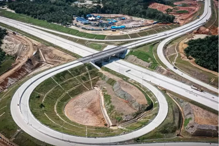 Riau sambut proyek pembangunan infrastrukturnya Jalan Tol Bangkinang Pangkalan yang rampung di akhir tahun 2023 ini.