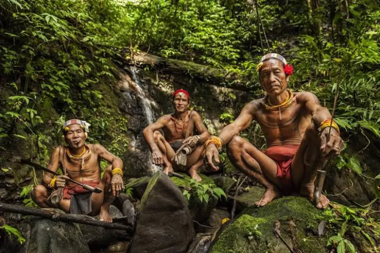 Menelusuri Keunikan Kabit Si Cawat Tradisional Mentawai di Sumatera Barat (ahmadbinhanbal.com)