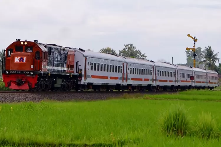 pasca pembangunan jalan tol trans Sumatera Utara para penumpang kereta api Rajabasa mengalami penurunan yang sangat drastis