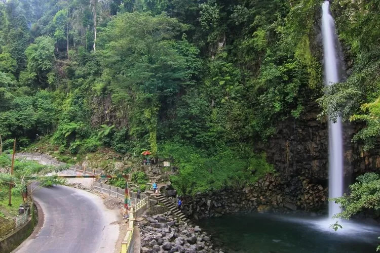 Keindahan Air Terjun Lembah Anai di Sumatera Barat  (Indonesiakaya.com)