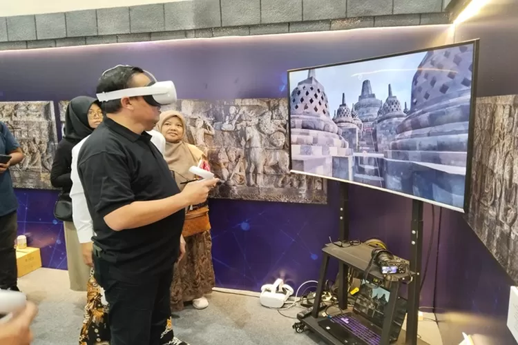 VR 360 untuk menjelajahi Candi Borobudur.  (dok. Kemenag)