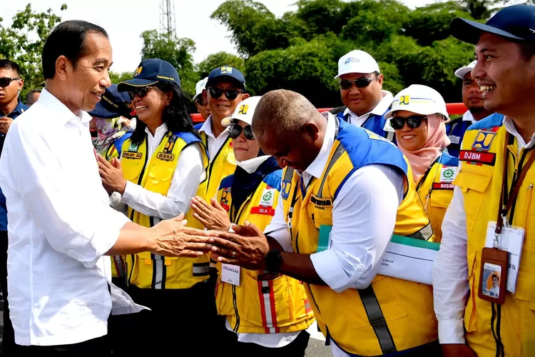 Presiden Joko Widodo (Jokowi). Kepala Negara baru saja memberikan Penambahan Modal Negara (PMN) sebesar Rp28.88 triliun guna percepatan pembangunan mega proyek Jalan Tol Trans Sumatera (JTTS) (BPMI Setpres/Rusman)