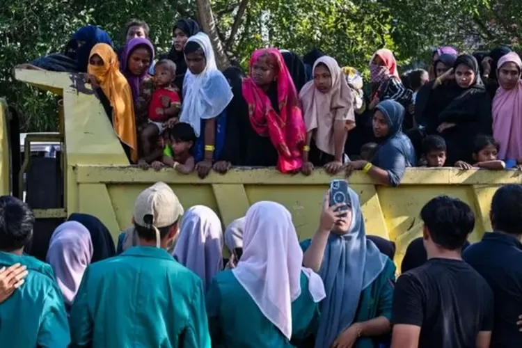 Demonstran Mahasiswa Mengusir Pengungsi Rohingya di Aceh (dok. Al Jazeera)
