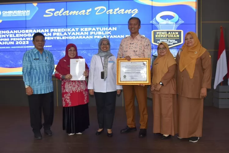 Kota Pariaman Terima Penghargaan Anugerah Predikat Kepatuhan Standar Pelayanan Publik (Kominfo Kota Pariaman)
