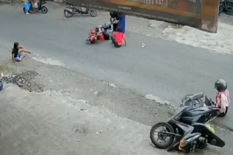 Video rekaman kecelakaan anak pengguna sepeda listrik (Instagram @andreli_48)