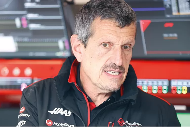Kepala tim Haas yaitu Guenther Steiner mengundurkan diri dari jabatannya pada 10 Januari 2024 ini (MoneyGram Haas F1 Team)