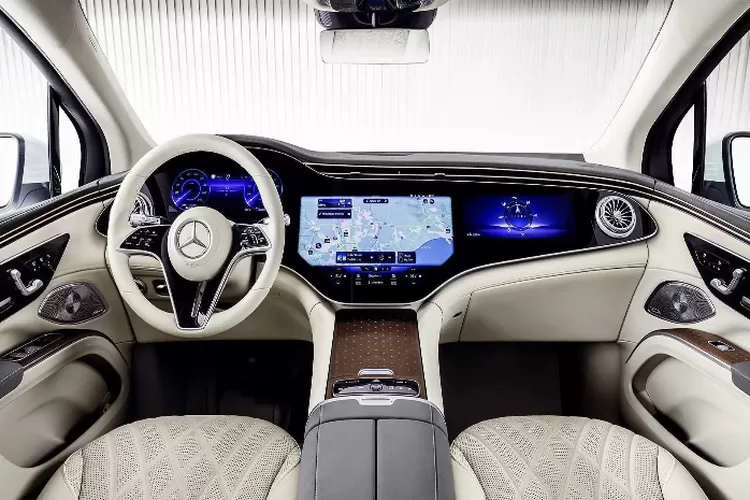 Mercedes merambah era digital dengan rencana pemasangan lebih banyak layar di interior (cdn.motor1.com)