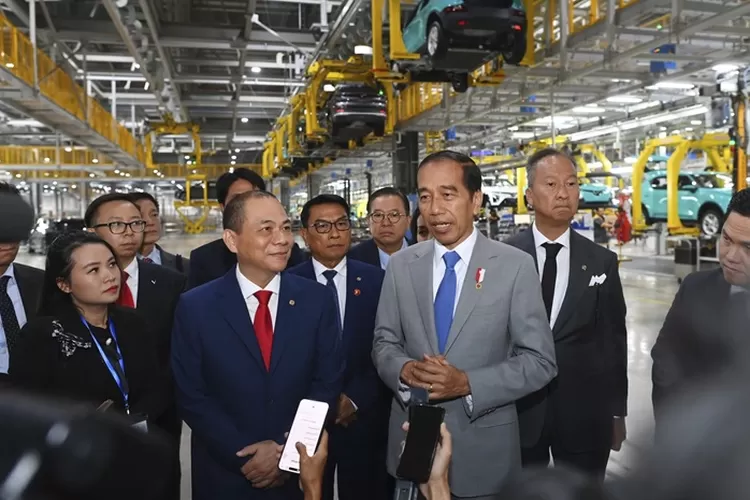 Presiden Jokowi Kukuhkan Hubungan Bilateral dengan Vietnam, Fokus Keamanan Laut China Selatan dan Investasi VinFast di Indonesia (dims.apnews.com)