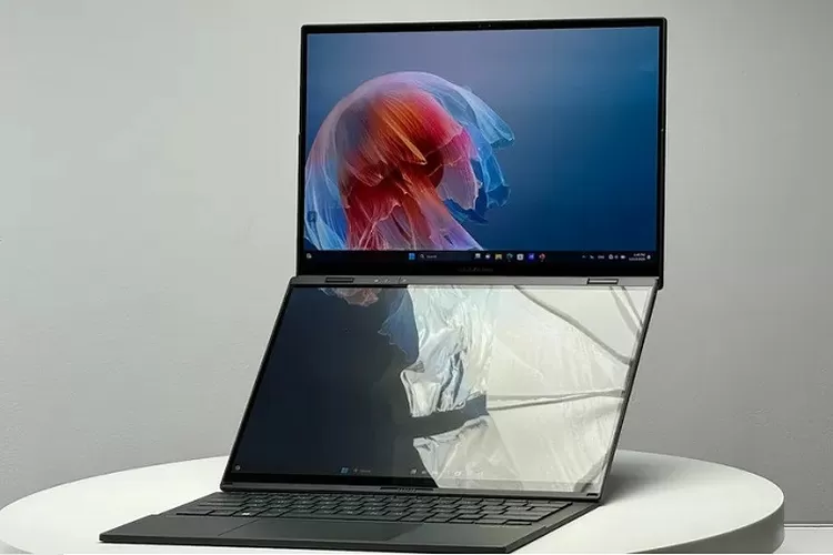 Laptop dua layar Asus Zenbook DUO UX8406 merebut perhatian di CES 2024 (tomshardware.com)