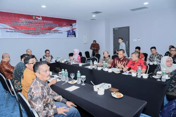 Pelaksanaan rapat lanjutan rencana pembangunan jembatan penghubung Riau Sumatera (diskominfotik.bengkaliskab.go.id)