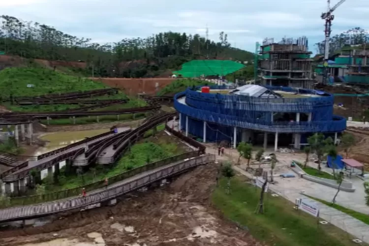 Proyek pembangunan Gedung Galeri Bukit Bumantara di IKN (YouTube Lensa Nusantara)