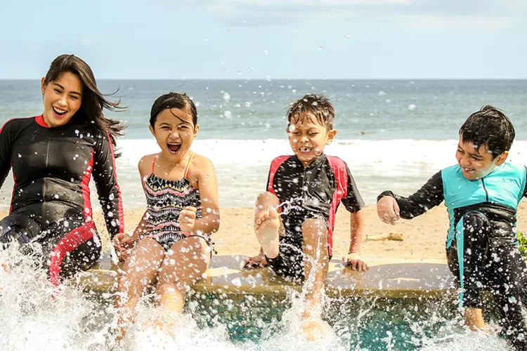 Bermain air bisa membantu anak mengatasi ketakutan berenang (Pexels)