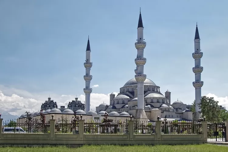 Bobby Nasution Bangun Islamic Center, Ingin Fungsikan Masjid di Medan bak Zaman Rasulullah (pixabay.com)