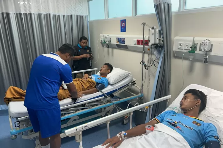 Babak Belur Dikeroyok Official Papua, Dua Pemain Persikopa Kota Pariaman Dirawat di Rumah Sakit (Kominfo Kota Pariaman)