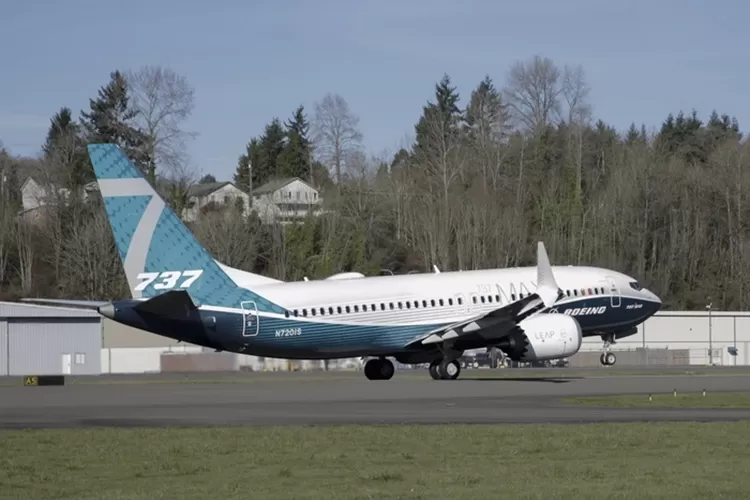 Boeing menghadapi kritik berat setelah pintu pesawat Boeing 737 Max meledak di udara Oregon (appnews.com)