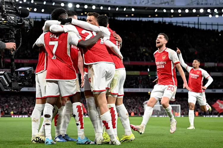 Pemain Arsenal merayakan gol ke gawang Liverpool (Arsenal)