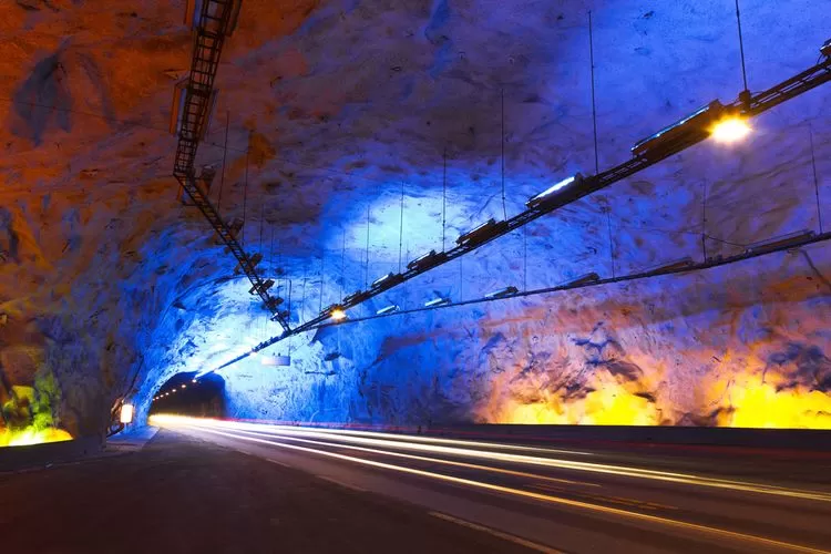 terowongan yang panjangnya hampir 11 km itu sudah dipastikan JICA yang harap dengan nilai Rp7 triliun, dan ditargetkan pengerjaan terowongan tuntas 8 tahun lamanya