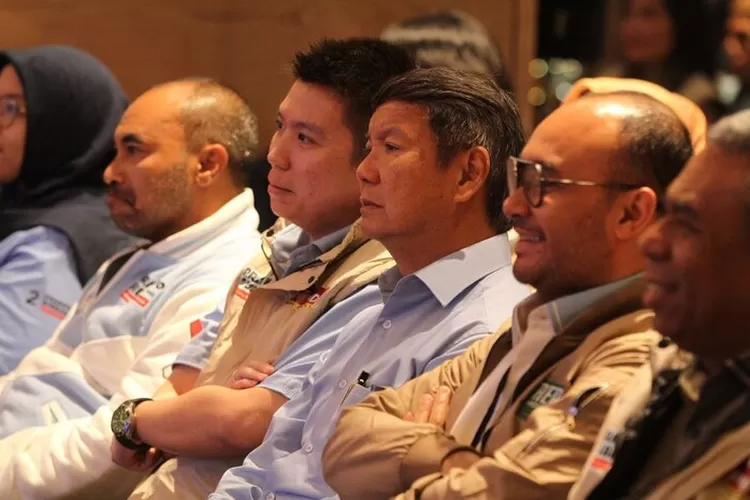 Anthony Leong bersama Dewan Pengarah Tim Kampanye Nasional Prabowo-Gibran Hashim Djojohadikusumo.  (dok. PRIDE)