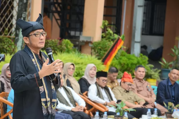 Wako Padang Hendri Septa Saksikan Mulok Kemingkabauan. (Humas Pemko Padang)