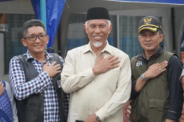 Walikota Padang Hendri Septa, Gubernur Sumbar Mahyeldi Ansharullah dan Wakil Walikota Padang Ekos Albar. (Humas Pemko Padang )