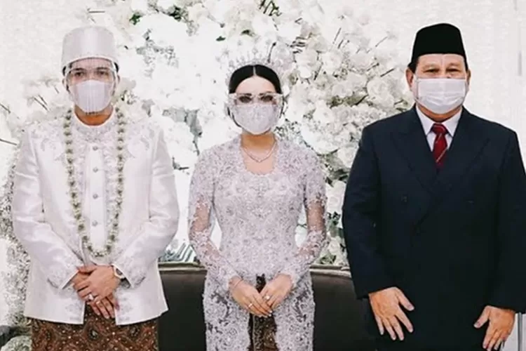 Prabowo Subianto menjadi saksi pernikahan Atta dan Aurel pada 2021 lalu (Instagram @aurelie.hermansyah)