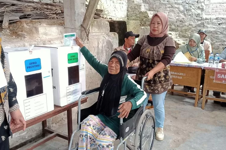 Selain Gunakan Hak Suara, Penyandang Disabilitas di Padang Panjang Juga Jadi Anggota KPPS (Kominfo Padang Panjang)