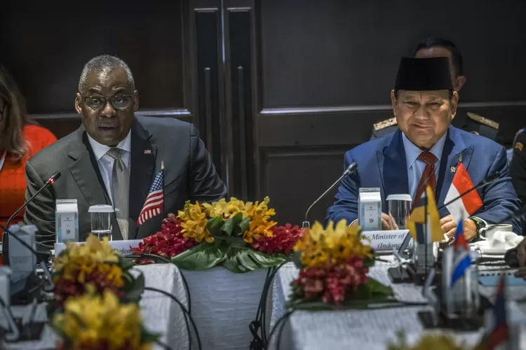 Prabowo Subianto mendapat ucapan selamat dari berbagai perdana menteri setelah menduduki posisi pertama dalam penghitungan cepat sementara Pemilu 2024. (Iqbal Maulana Ramdani)