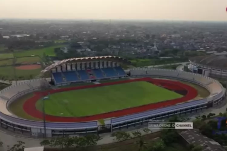 Stadion Indomilk Arena di Tangerang adalah salah satu stadion di Indonesia yang akan mengikuti renovasi