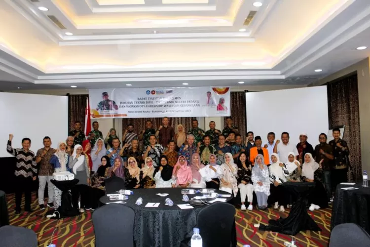 Politeknik Negeri Padang Rapat Tinjauan Manajemen dan Workshop Leadership Wawasan Kebangsaan. (pnp.ac.id)