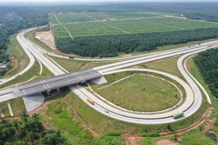 Ilustrasi Jalan Tol Tebing Tinggi-Indrapura di Sumatera Utara yang sebentar lagi akan melakukan pemberlakukan biaya tarif melintas di jalan tol. (Dok: Hutama Karya)