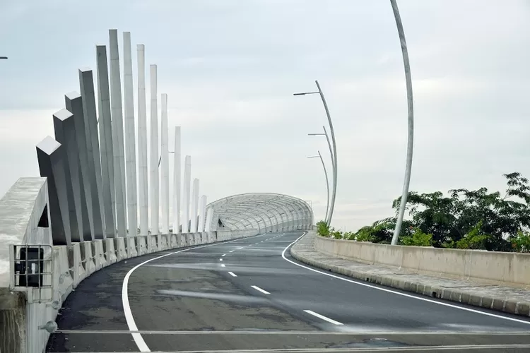 Ilustrasi jembatan layang megah atau FLyover Sitinjau Lauik di Sumatera Barat ynag direncanakan akan diangun sepanjang nyaris 3 kilometer jauhnya. (Dok: Summarecon Bekasi)