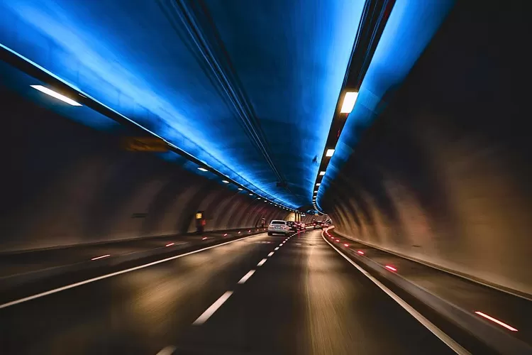 Tol Jogja Bawen akan miliki 3 terowongan sekaligus yang menghabiskan anggaran Rp14,26 triliun (pexels.com)
