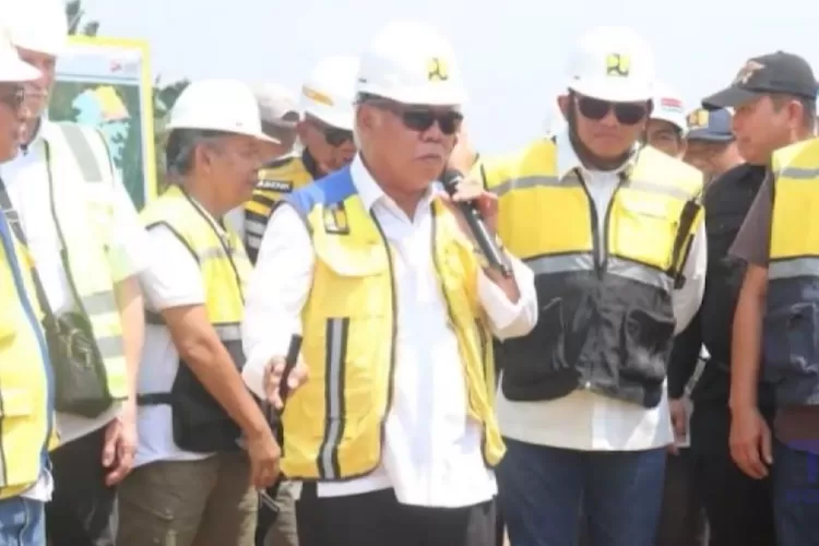 Kementerian PUPR telah memulai pembangunan dua bendungan, yaitu Bendungan Cibeet dan Cijurey di Kabupaten Bogor, Jawa Barat, dengan tujuan mengurangi risiko banjir di daerah hilir Sungai Citarum, yang diharapkan dapat mereduksi banjir hingga 66%.