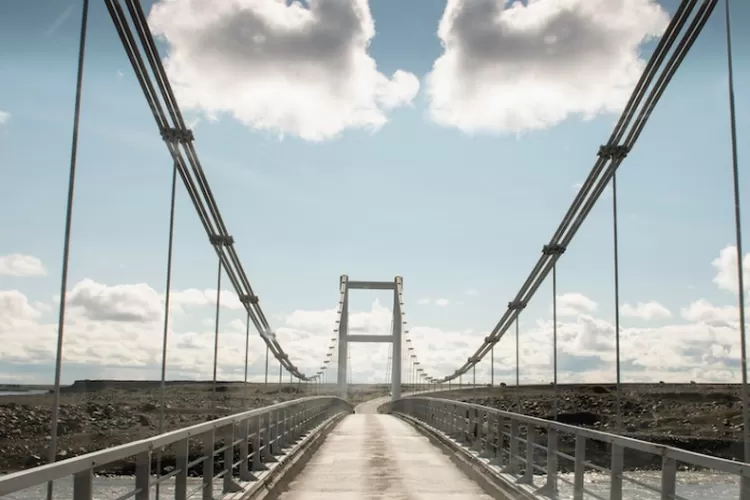 Pembangunan jembatan mangkrak di Jawa Barat bakal dilanjutkan kembali-ilustrasi (Freepik)