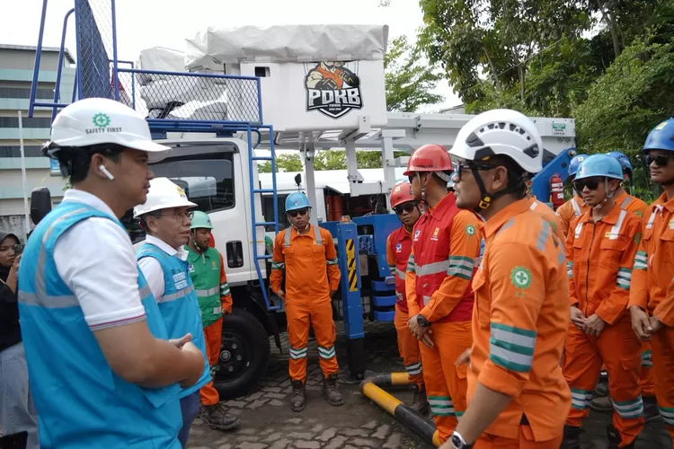 Aksi Kemanusiaan: YBM PLN Gerak Cepat Santuni Warga Terdampak Banjir di Kota Padang (Humas PLN )