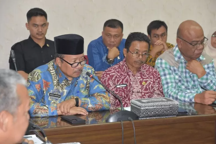Bupati Agam Andri Warman Hadiri Rapat Penanganan Sampah Pasca Longsornya TPA Regional Payakumbuh. (Ist)