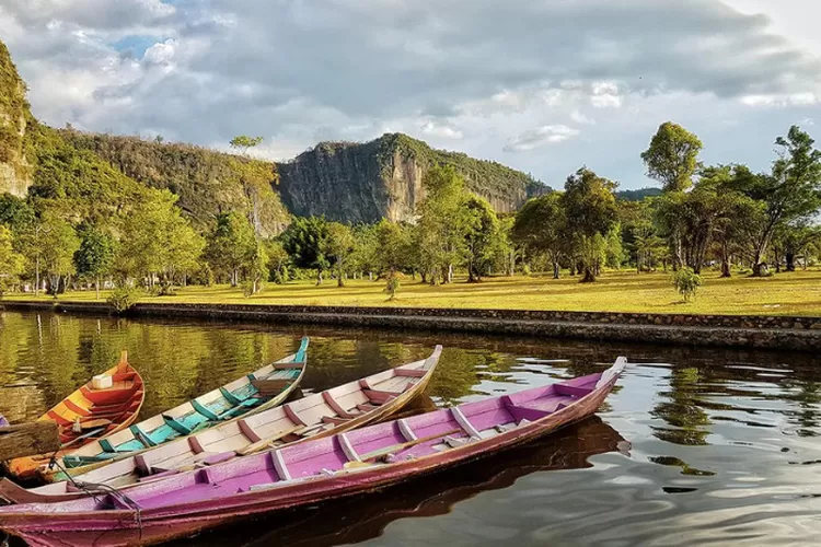9 Destinasi Geopark yang Memikat di Sumatera Barat (Indonesia.travel)