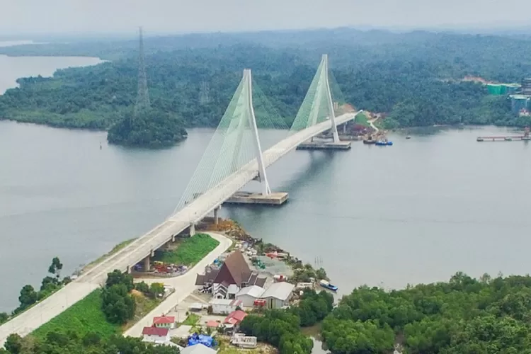 Jembatan Pulau Balang dilengkapi fasilitas lengkap. (Instagram @pupr_binamarga)