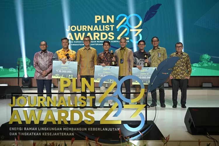 Angkat Tema Energi Ramah Lingkungan, 18 Karya Jurnalistik Terima Penghargaan Direktur Utama dalam PLN Journalist Awards 2023 (Humas PLN )