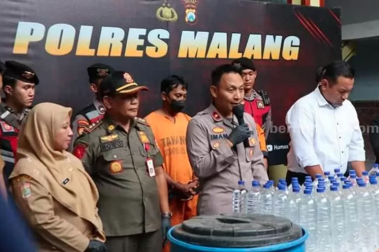 Polisi ungkap produksi miras ilegal terbesar di Malang