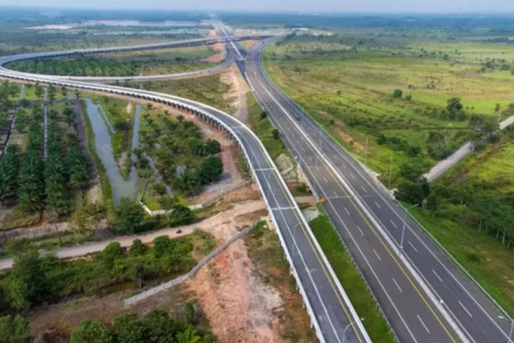 Jalan Tol Pekanbaru - Padang Seksi Pekanbaru - Bangkinang-Pangkalan sepanjang 101 km, khususnya ruas Bangkinang-Pangkalan (61 km). Sebelumnya ruas Pekanbaru-Bangkinang (40 km) telah diresmikan Presiden Jokowi pada Januari 2023 lalu.