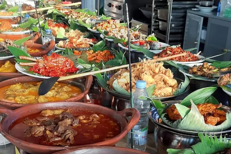 5 Kuliner Legendaris Bukittinggi Sumatera Barat yang Menggugah Selera (Pengguna Google @TehEvien)