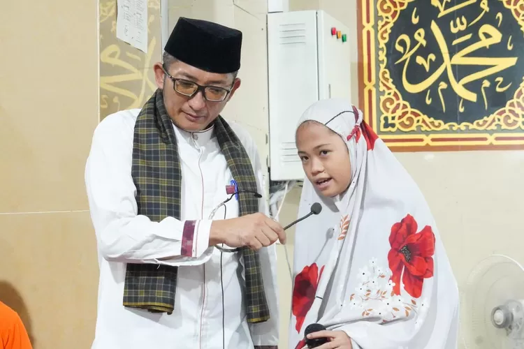 Wako Padang Hendri Septa sewaktu melakukan melakukan Safari Ramadhan 1445 Hijriah di Masjid Al Wustha, Kelurahan Padang Pasir, Kecamatan Padang Barat, Kamis, 28 Maret 2024. (Humas Pemko Padang )