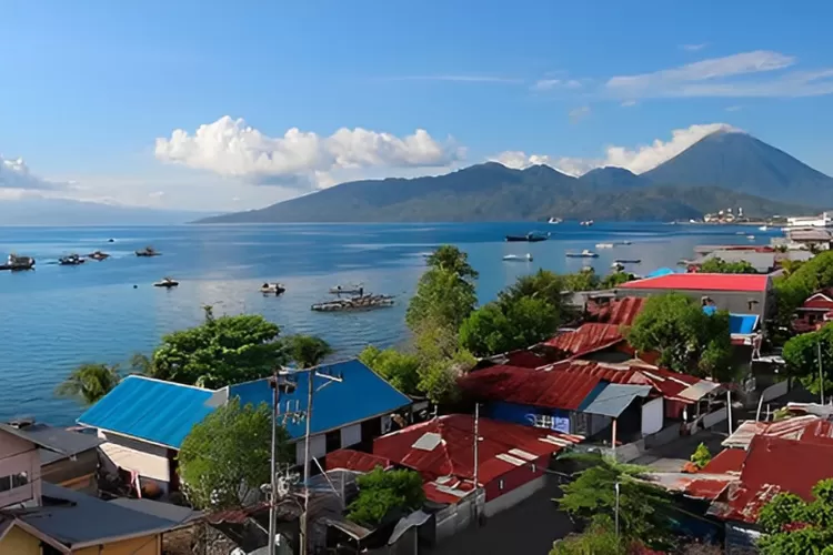 Menelusuri Pulau Eksotis Ternate, Pusatnya Cengkeh (IndonesiaKaya)